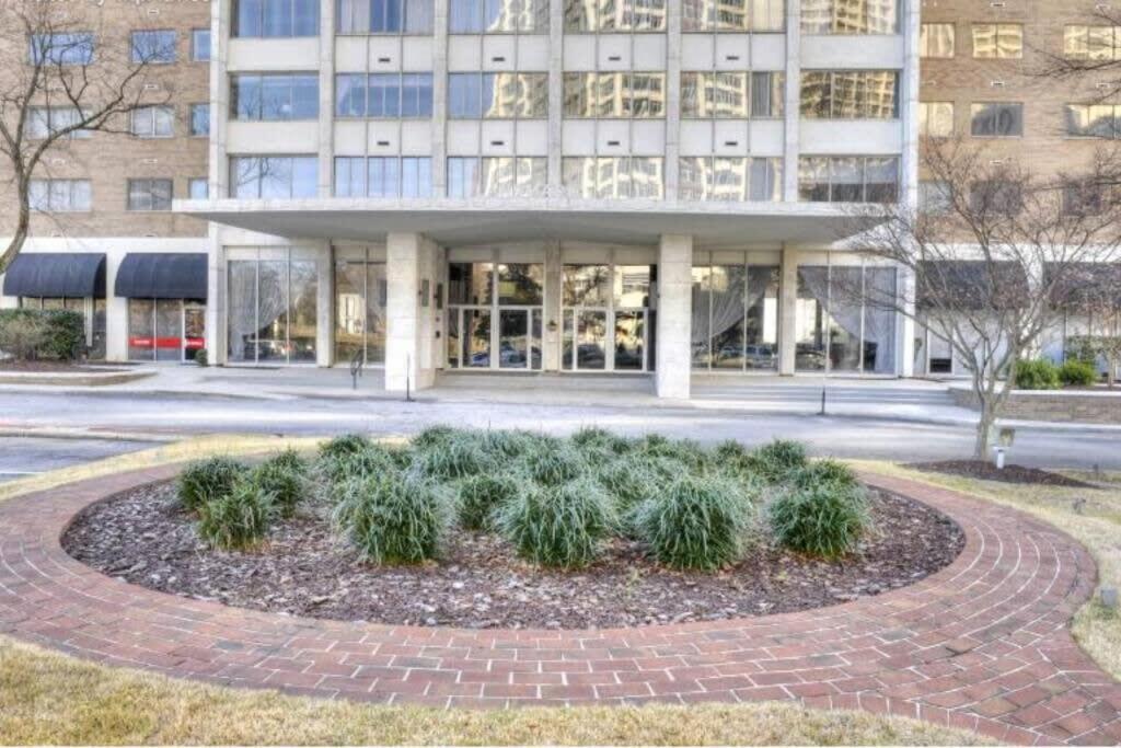 Holiday home Heart Downtown 2bd Onsite Parking View! Lm401 Atlanta