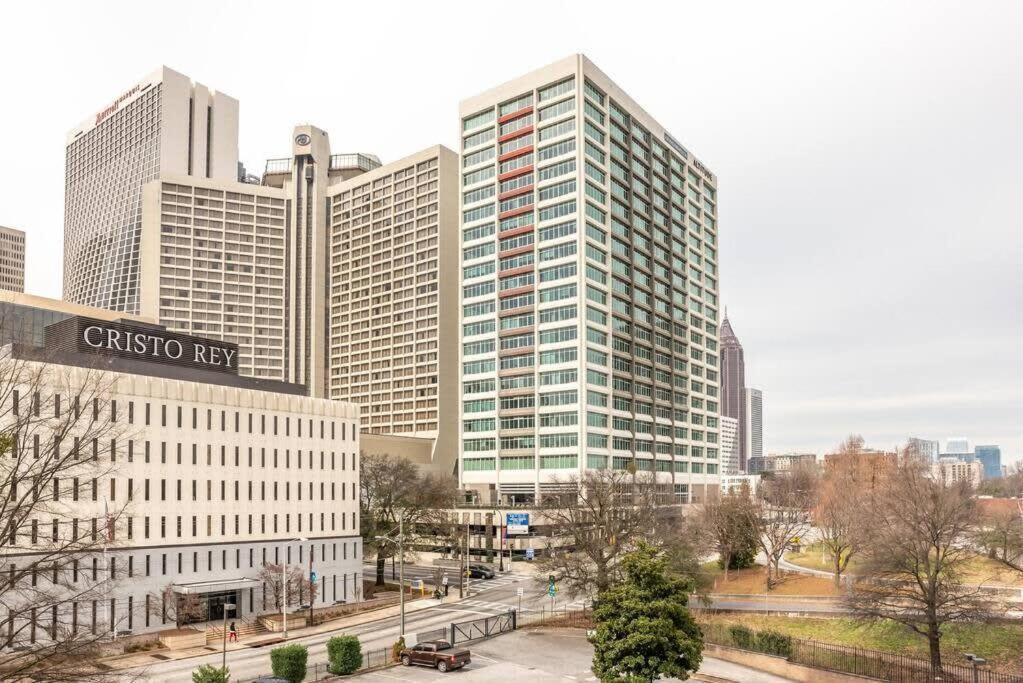 Holiday home Heart Downtown 2bd Onsite Parking View! Lm401 *