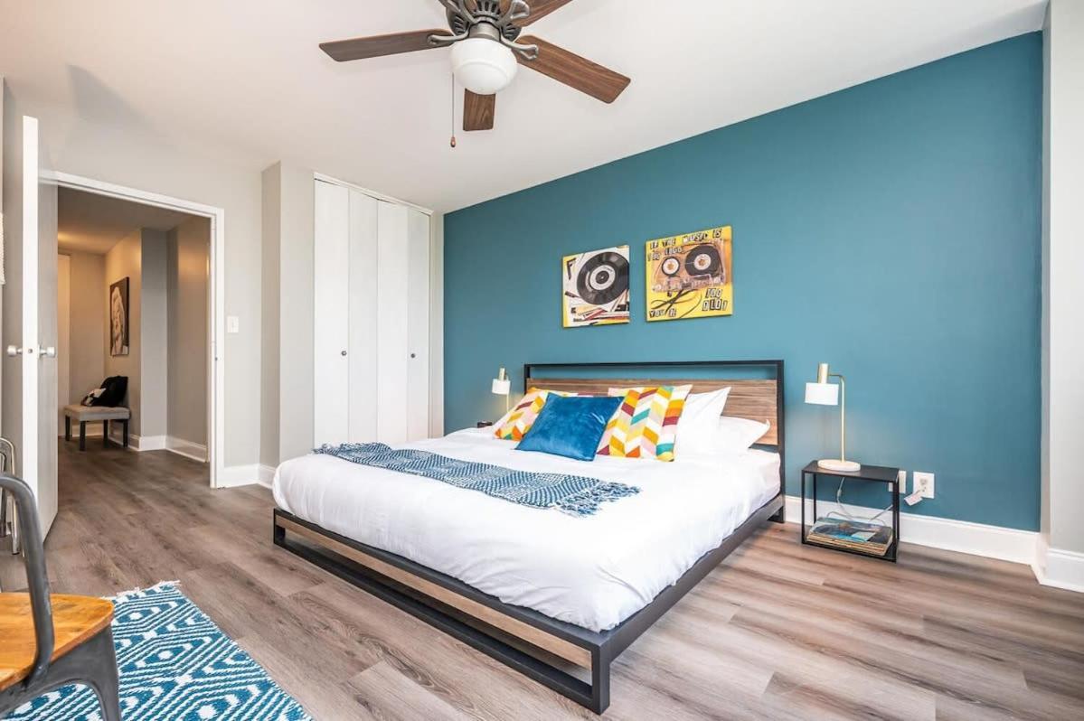 Heart Downtown 2bd Onsite Parking View! Lm401