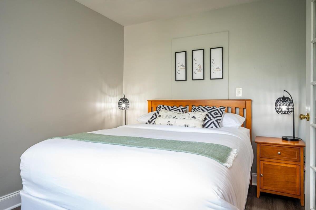 Holiday home Heart Downtown 2bd Onsite Parking View! Lm401