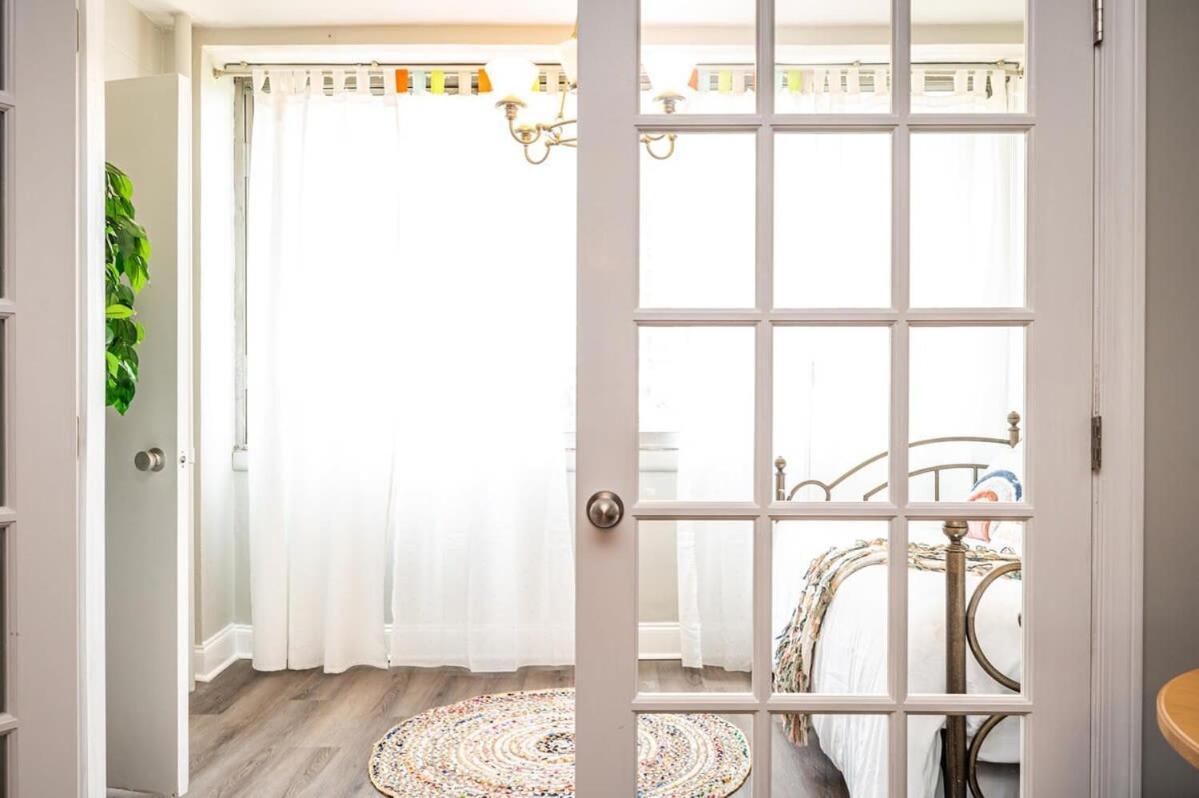 Ferienhaus Heart Downtown 2bd Onsite Parking View! Lm401